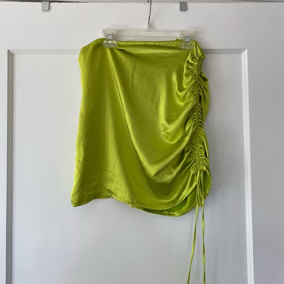 Motel rocks satin lime green skirt - Picture 2 of 3